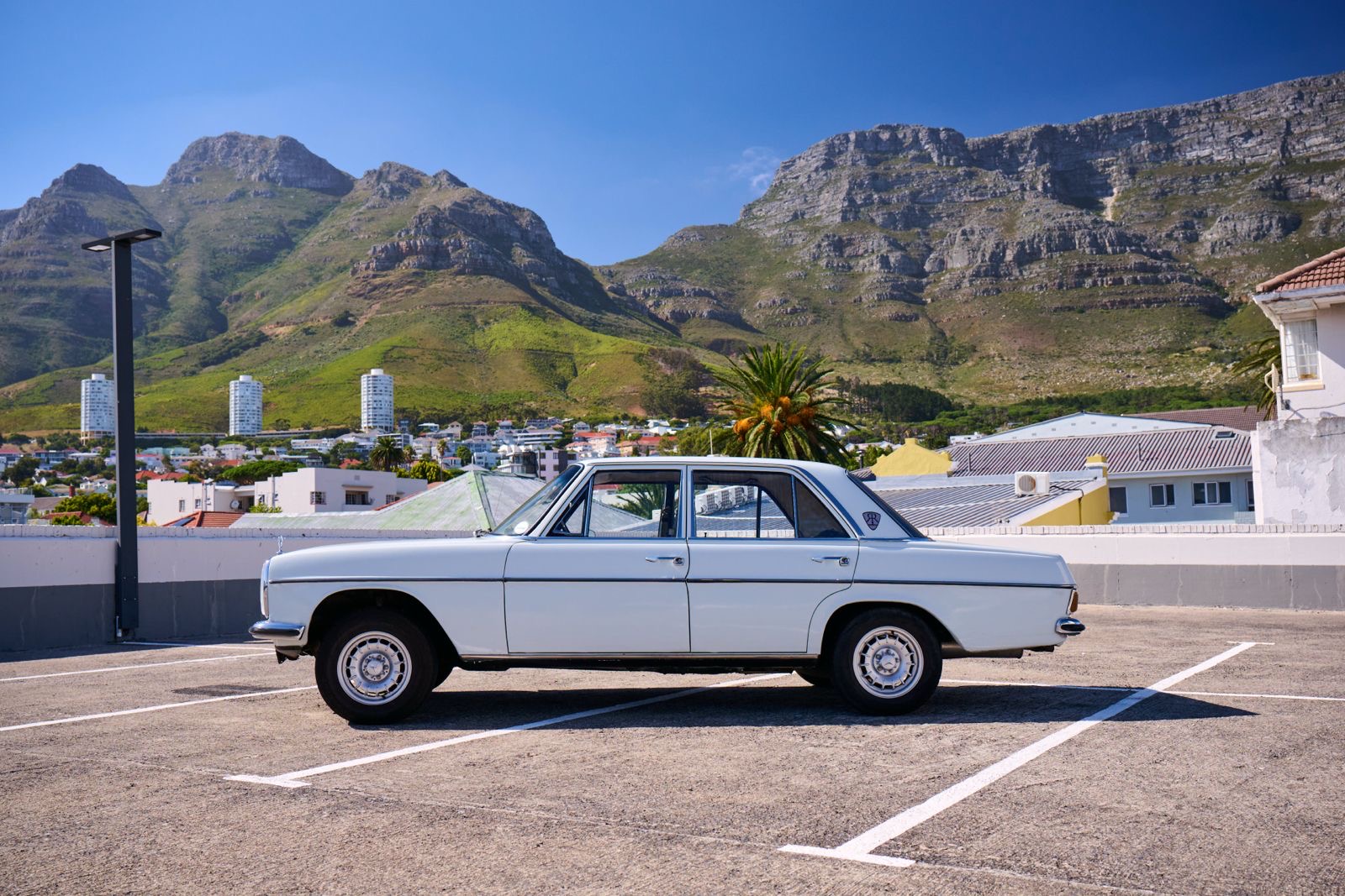 Mercedes-Benz 240 D (W123)